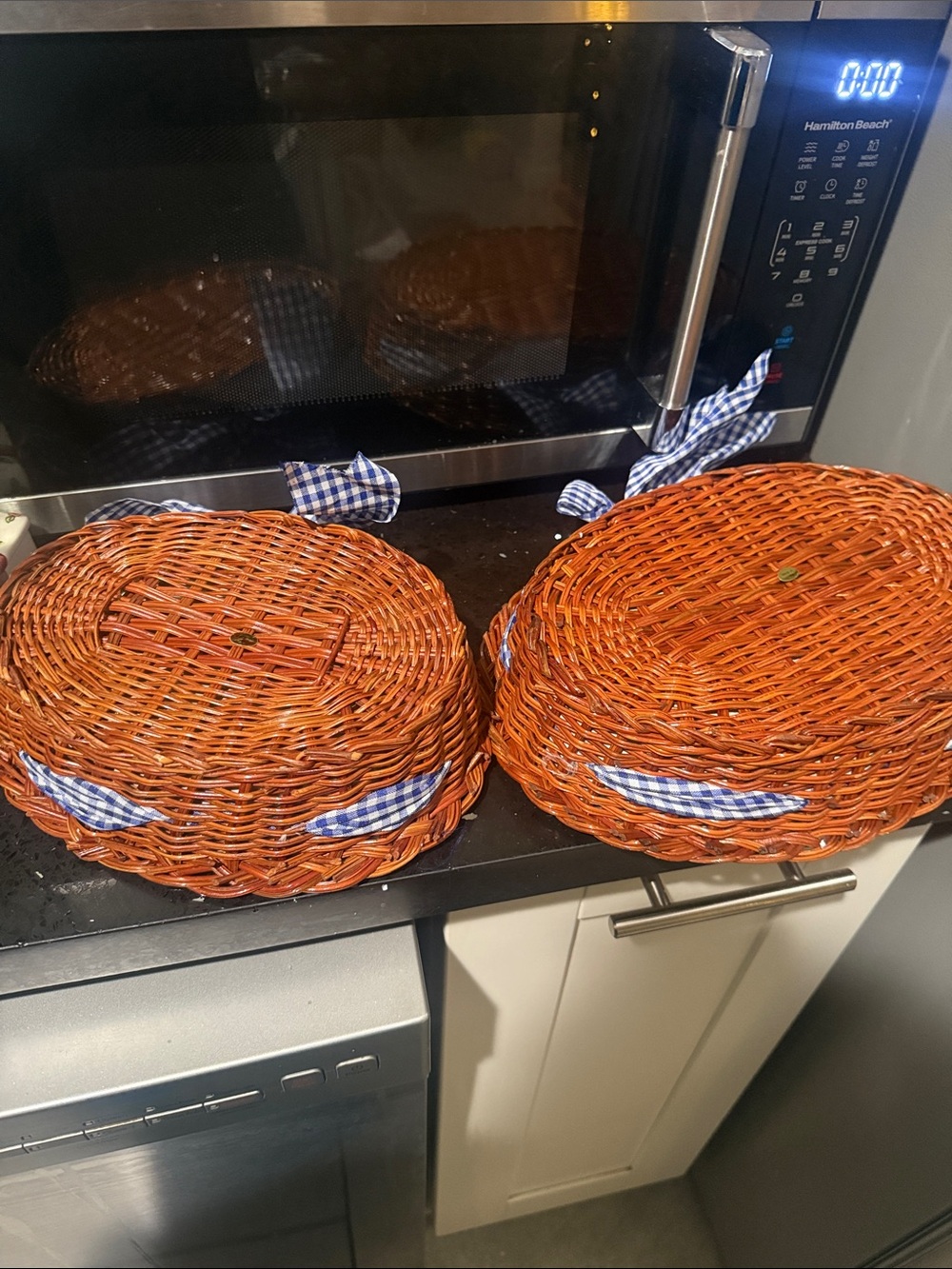 Pearson White Ceramic Serving Oven Bowls with Blue Trim and Brown Rattan Holder - Picture 3 of 8